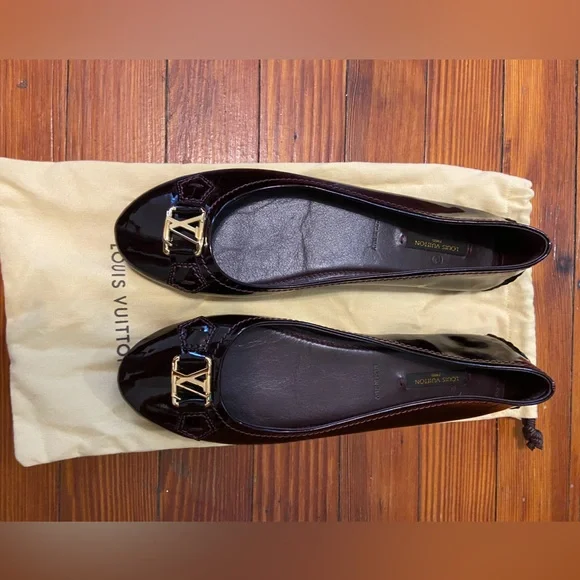 New Authentic Louis Vuitton Vernis oxford flats in amarante color size 39.5